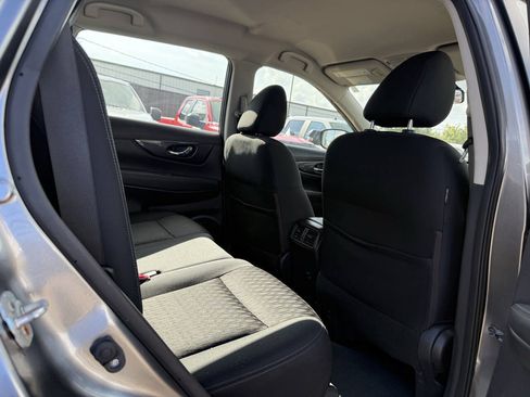 Used 2018 Nissan Rogue S AWD/4WD image 15