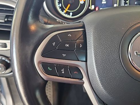 Used 2021 Jeep Cherokee Latitude Plus AWD/4WD image 11