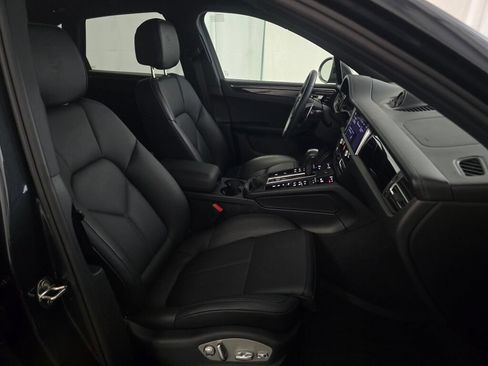Certified 2026 Porsche Macan Turbo AWD/4WD image 27