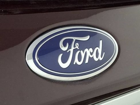 Used 2023 Ford Explorer XLT w/ Class IV Trailer Tow Package AWD/4WD image 30