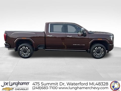 Used 2024 GMC Sierra 3500 Denali Ultimate AWD/4WD image 2