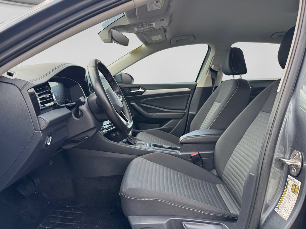 Used 2025 Volkswagen Jetta S FWD image 18
