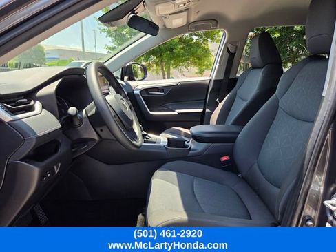 Used 2025 Toyota RAV4 XLE FWD image 9