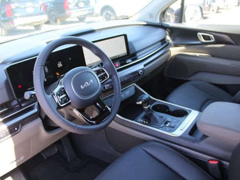 New 2026 Kia Carnival FWD image 28