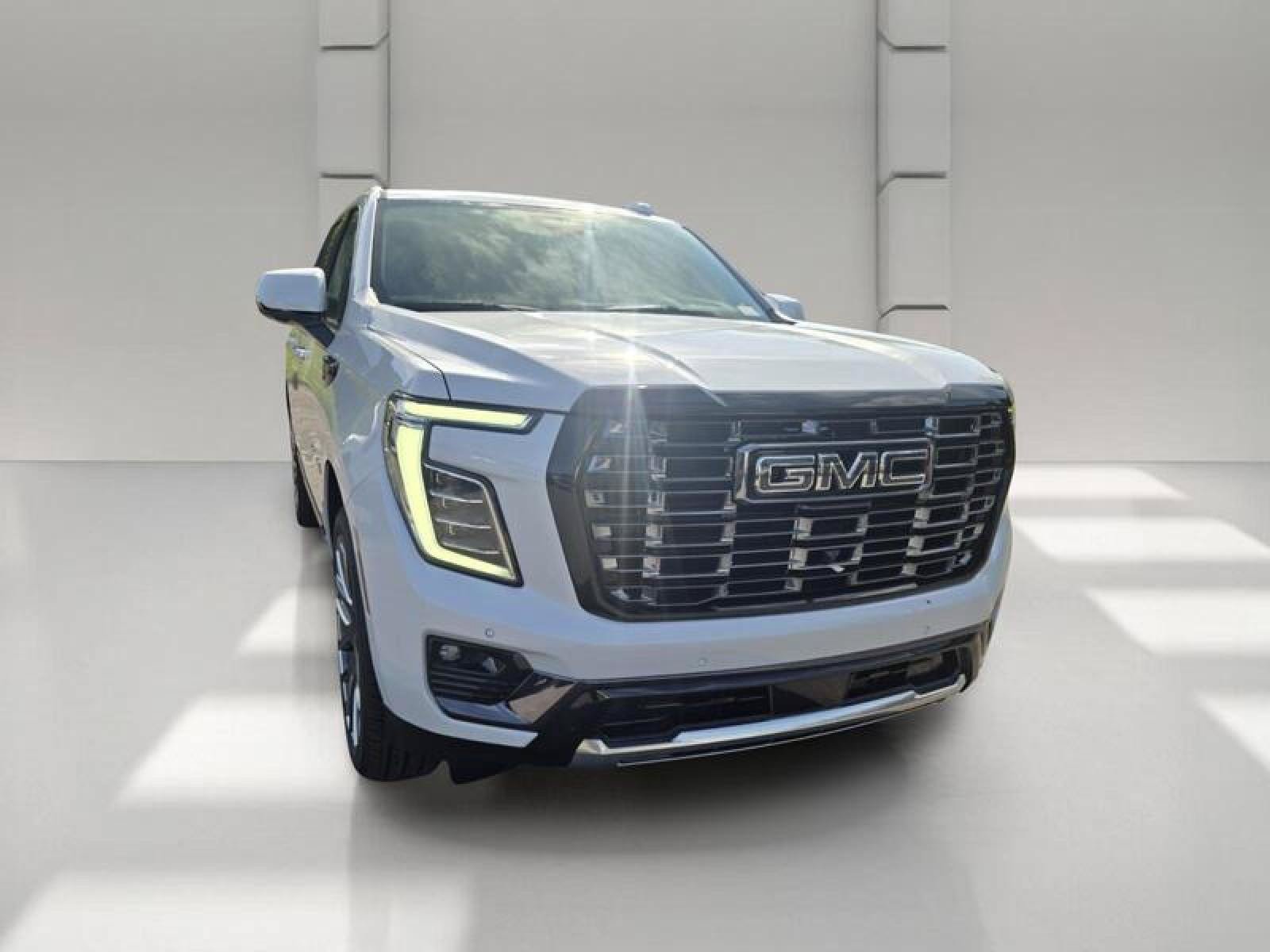 New 2027 GMC Yukon Denali Ultimate AWD/4WD image 3