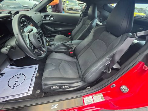 Certified 2025 Nissan Z Performance w/ Floor Mat Package RWD image 12