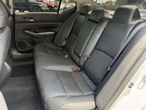 Used 2024 Nissan Altima 2.5 SR w/ SR Premium Package FWD image 31