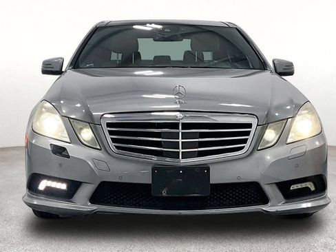 Used 2010 Mercedes-Benz E 350 Sedan image 3