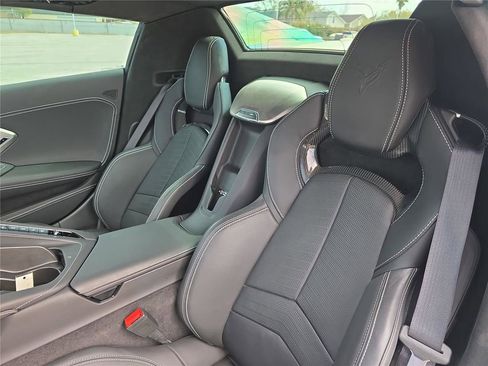 Used 2024 Chevrolet Corvette Stingray Premium Conv w/ Z51 Performance Package image 11