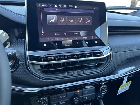 New 2026 Jeep Compass Latitude image 15