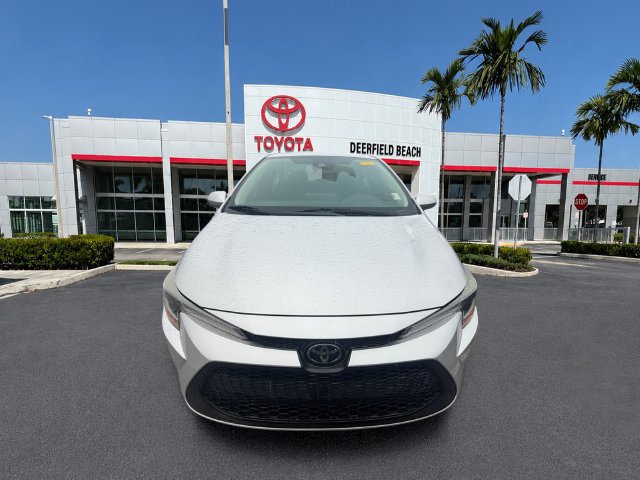 Used 2021 Toyota Corolla LE FWD image 3