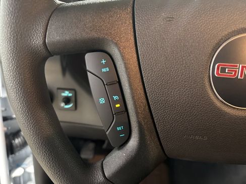 New 2024 GMC Savana 2500 w/ Driver Convenience Package RWD image 15