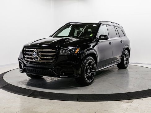 Used 2025 Mercedes-Benz GLS 450 4MATIC image 3