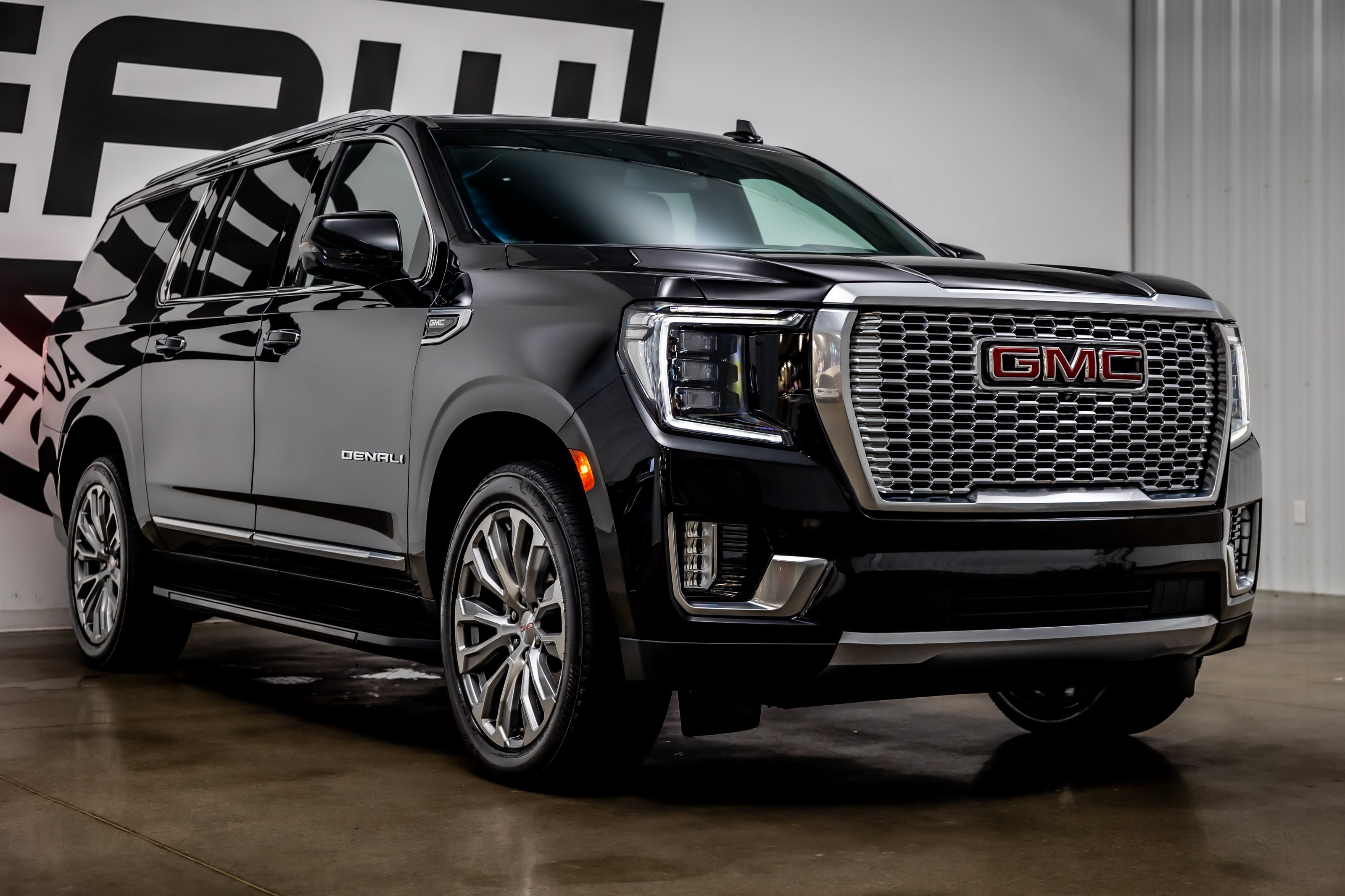Used 2023 GMC Yukon XL Denali AWD/4WD image 23