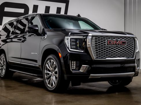 Used 2023 GMC Yukon XL Denali AWD/4WD image 23