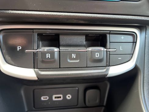 Used 2023 GMC Terrain SLE FWD image 24