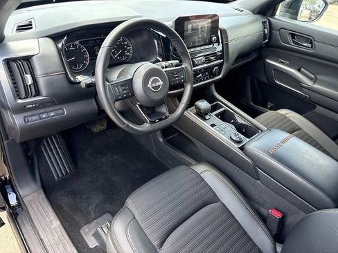 Used 2025 Nissan Pathfinder Rock Creek AWD/4WD image 24