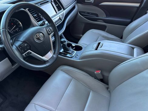 Used 2016 Toyota Highlander XLE FWD image 10