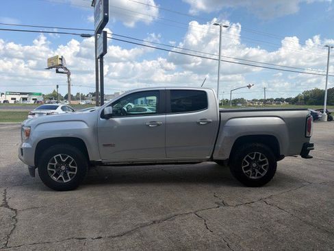 Used 2015 GMC Canyon SLE w/ All-Terrain Package AWD/4WD image 9