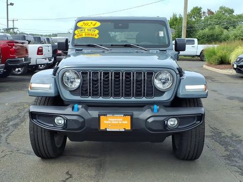 Used 2024 Jeep Wrangler Unlimited AWD/4WD image 2