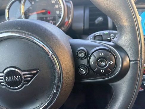 Used 2021 MINI Cooper 4-Door Hardtop w/ Storage Package image 43