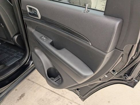 Used 2021 Jeep Grand Cherokee Limited image 28