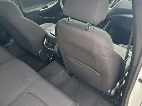 Used 2025 Chevrolet Malibu LT FWD image 8