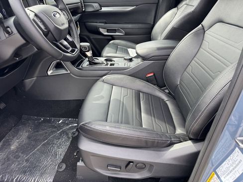 Used 2025 Ford Ranger Lariat w/ FX4 Off-Road Package image 17