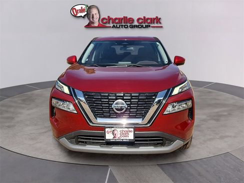 Used 2021 Nissan Rogue SV image 8