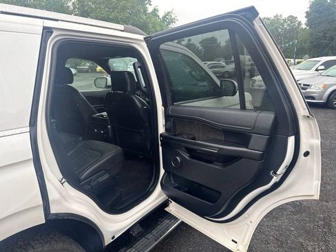 Used 2019 Ford Expedition Limited w/ Equipment Group 302A AWD/4WD image 34