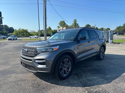 Used 2024 Ford Explorer XLT w/ Equipment Group 202A AWD/4WD image 7