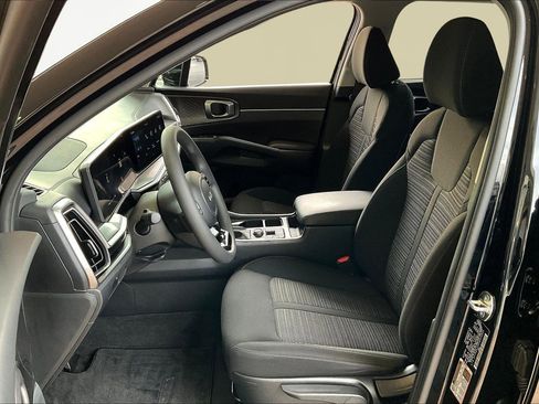 Used 2025 Kia Sorento LX image 20