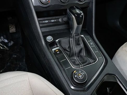 Used 2022 Volkswagen Tiguan S image 17