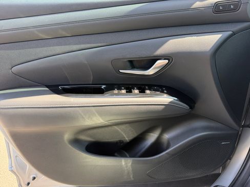 Used 2025 Hyundai Tucson Limited FWD image 13