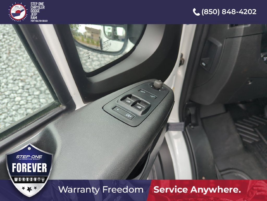 Used 2025 RAM ProMaster 2500 w/ Convenience Group FWD image 14