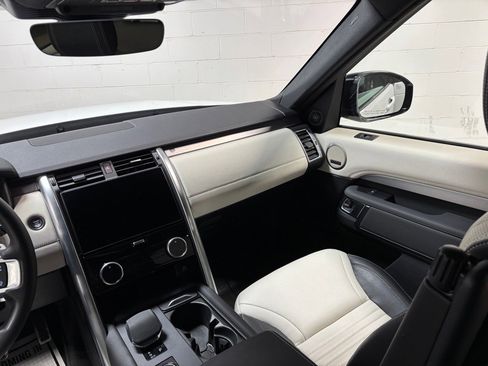 Used 2023 Land Rover Discovery S R-Dynamic image 36