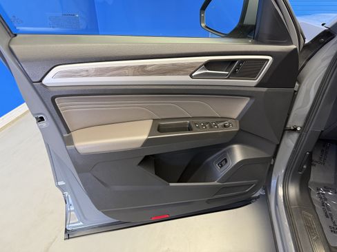 Certified 2023 Volkswagen Atlas Cross Sport SE FWD image 9
