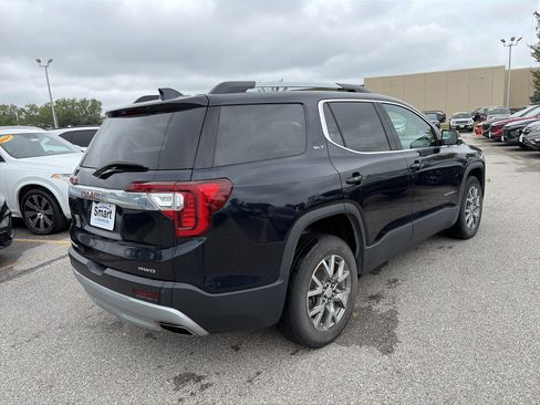 Used 2021 GMC Acadia SLT w/ Technology Package AWD/4WD image 4
