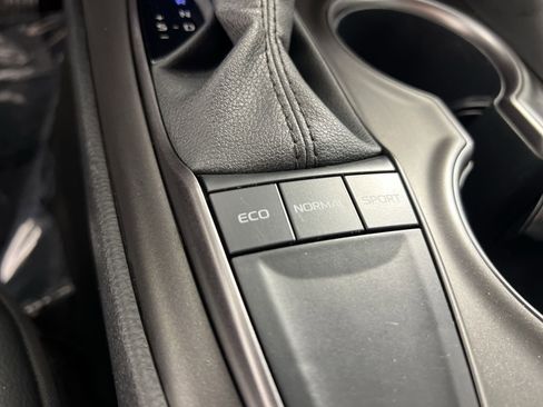 Used 2023 Toyota Camry SE image 32