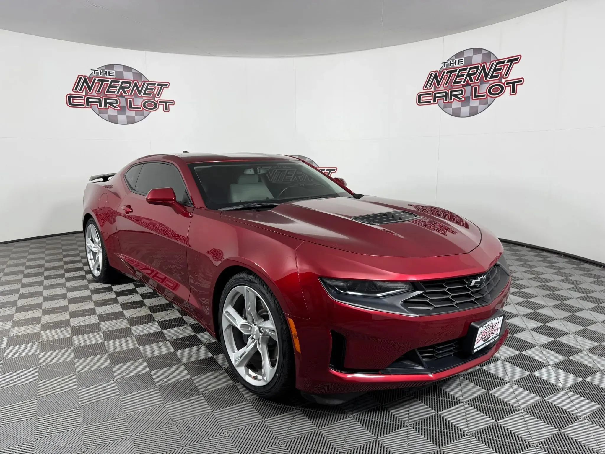 Used 2023 Chevrolet Camaro LT RWD image 9