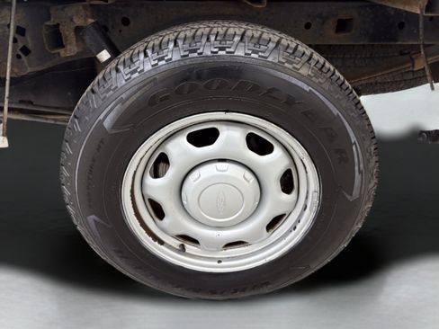 Used 2013 Ford F150 XL w/ Mid Equipment Group AWD/4WD image 7