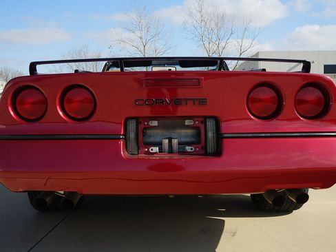 Used 1990 Chevrolet Corvette Convertible image 12