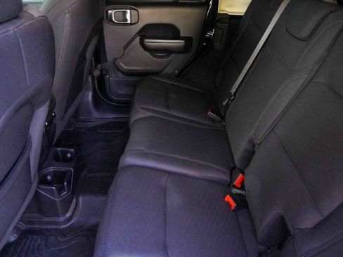 Used 2019 Jeep Wrangler Unlimited Sport S image 35