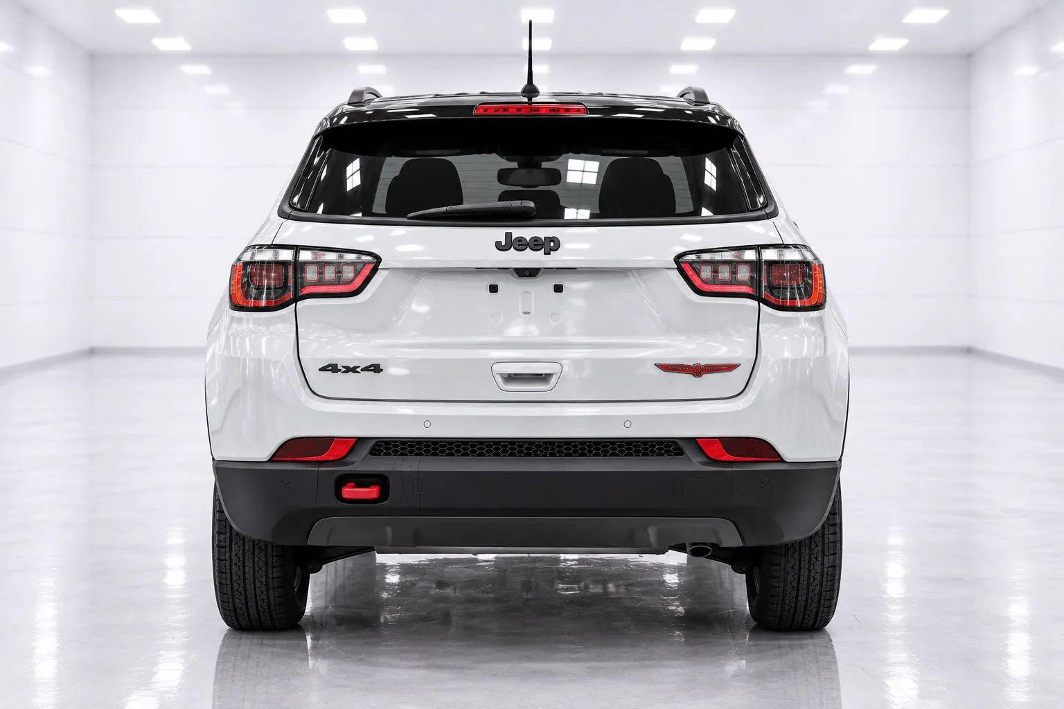 Used 2025 Jeep Compass Trailhawk AWD/4WD image 4
