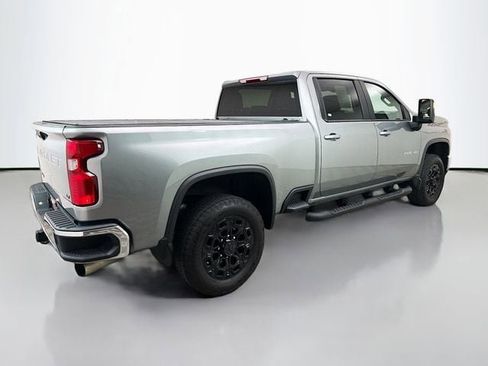 Used 2024 Chevrolet Silverado 2500 LT w/ Convenience Package image 8