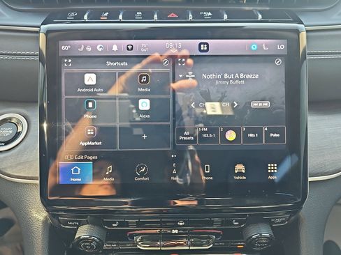 Used 2022 Jeep Grand Cherokee Limited w/ Trailer Tow Prep Group (B) image 38