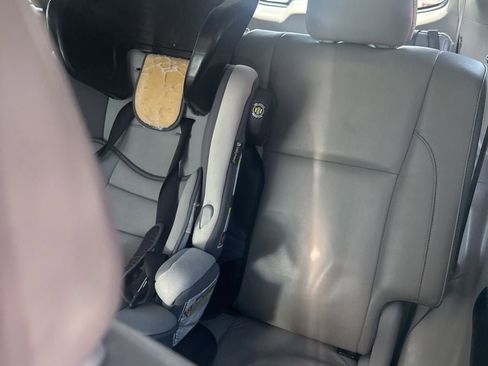 Used 2018 Toyota Highlander XLE AWD/4WD image 6