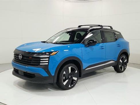 New 2025 Nissan Kicks SR image 3