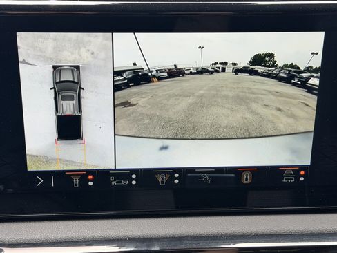Used 2024 GMC Sierra 1500 AT4 w/ Technology Package AWD/4WD image 34