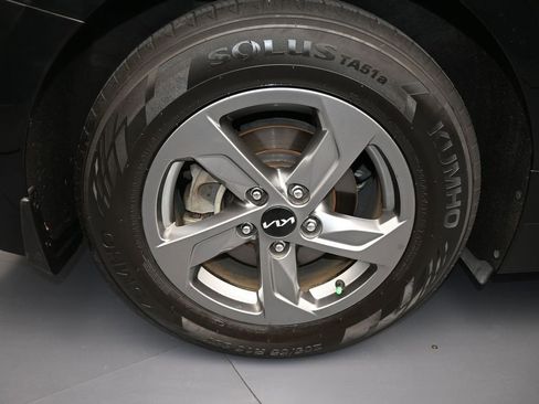 Used 2022 Kia K5 LXS image 31